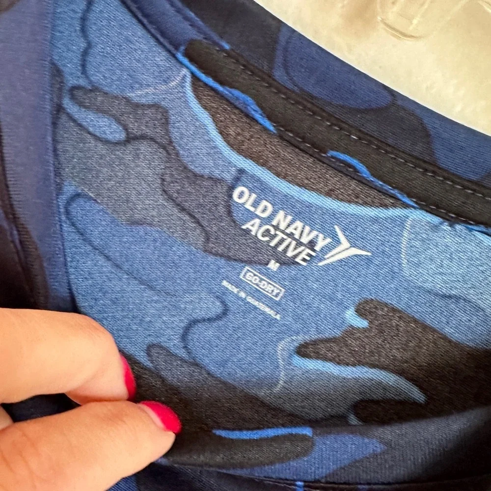 3/$20💥 Old Navy Active Boys Go-Dry T-Shirt Breathable Lightweight Blue Camo NWT